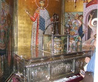 Здесь хранятся мощи Святого Дмитрия Салунского (фото)